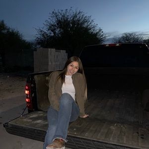 Meet your Posher, Ariel